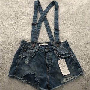 Zara shorts w. Overall straps